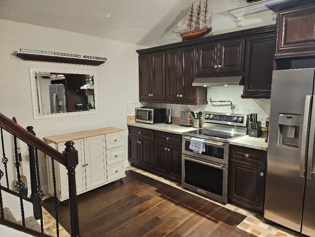 Photo - 18989 NE Marine Dr House