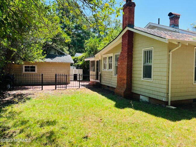 Foto del edificio - 1103 Johnston St