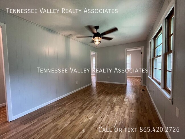 Building Photo - 3009 Cox Ln