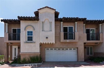 Building Photo - 2460 Newport Blvd