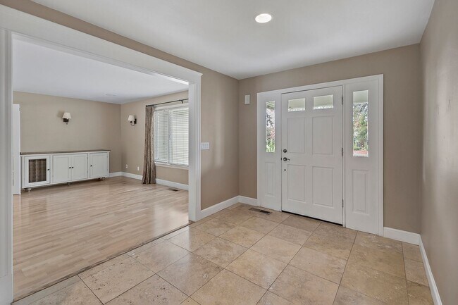 Building Photo - Beautiful 4/2 Executive Home with Cupertin...