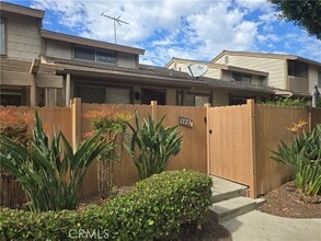 Building Photo - 1723 Avenida Selva