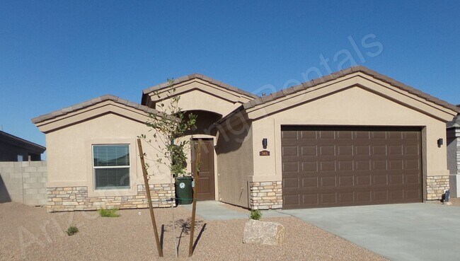 Building Photo - GORGEOUS 3 BEDROOM 2 BATHROOM HOME