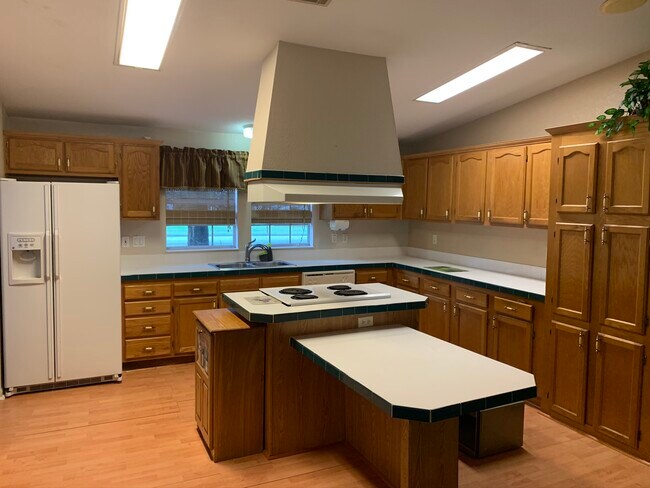 Building Photo - 9909 Arrow Pointe Ct