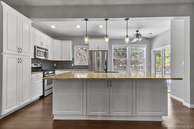 Foto del edificio - 135 N River Dr