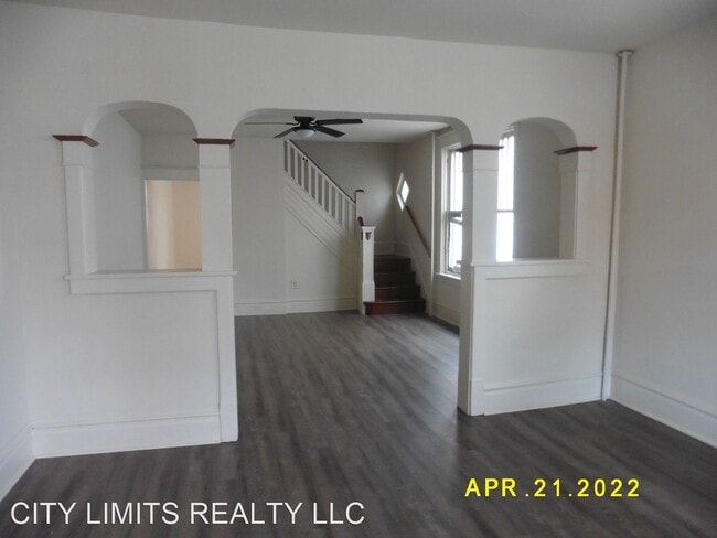 Building Photo - 3 br, 1 bath House - 3215 N. 6th