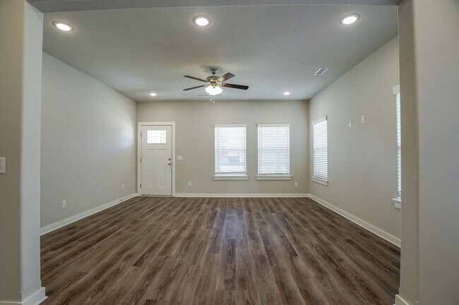 Foto del edificio - Now Preleasing