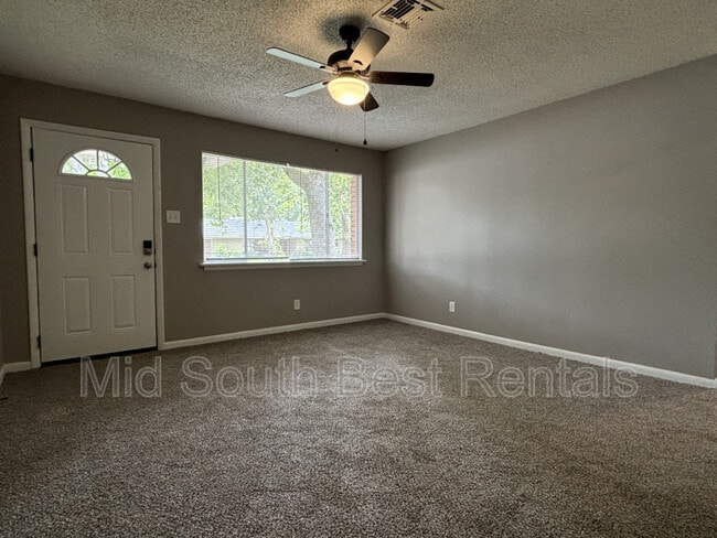 Building Photo - 220 Sunnymeade Dr