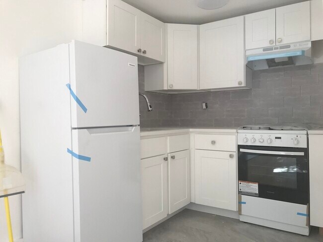 Building Photo - 41 Strathmore Rd