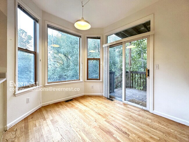 Foto del edificio - 5882 Orchard Creek Ln