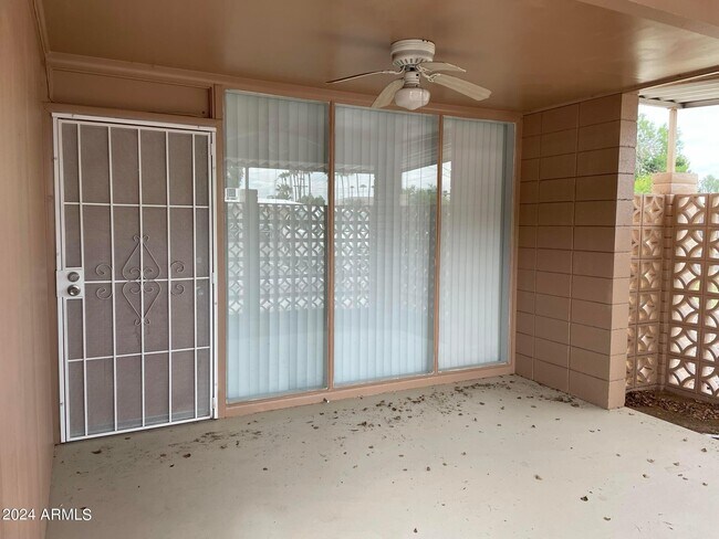 Building Photo - 5439 W Glenrosa Ave