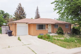 Building Photo - 3025 W Saratoga Ave