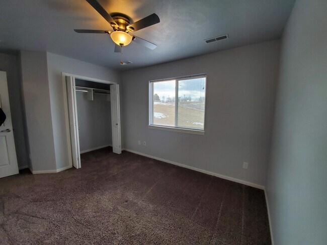 Building Photo - 408 N Sioux Blvd
