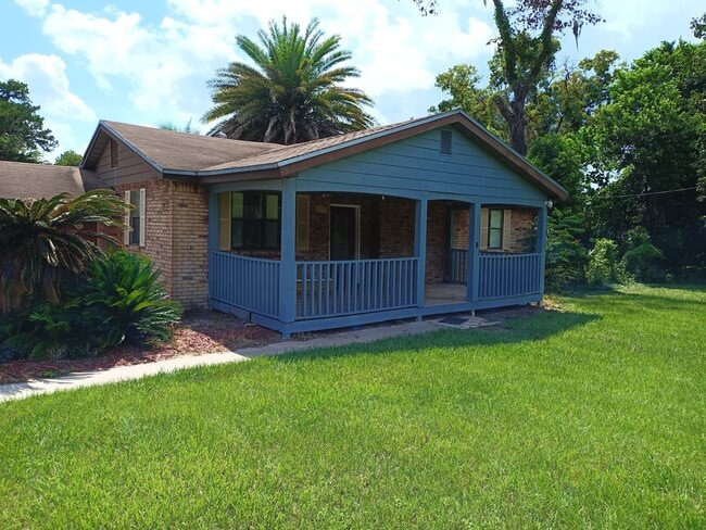 Foto del edificio - 471 Logan Ave