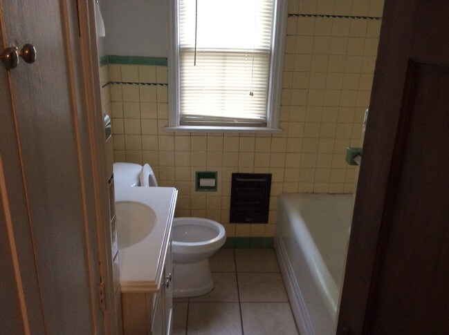 Foto del edificio - 1686 King Ave