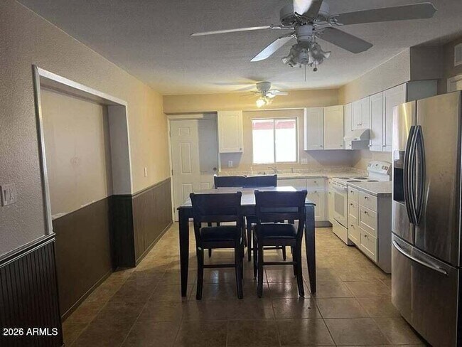 Foto del edificio - 1941 E Pegasus Dr