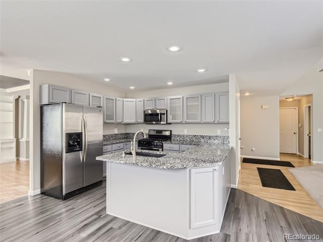 Foto del edificio - 16234 Creekview Dr