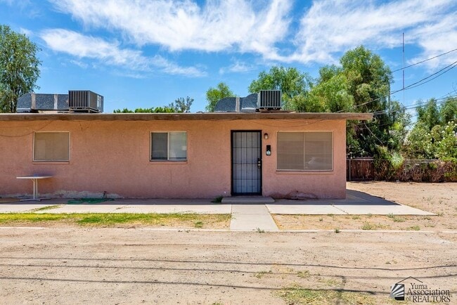 Building Photo - 276 S 17th Ave
