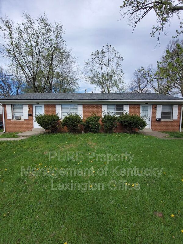 Building Photo - 627 Silverleaf Dr