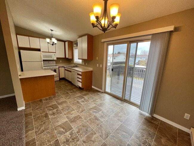 Building Photo - 4 Bedroom House in South Fargo!