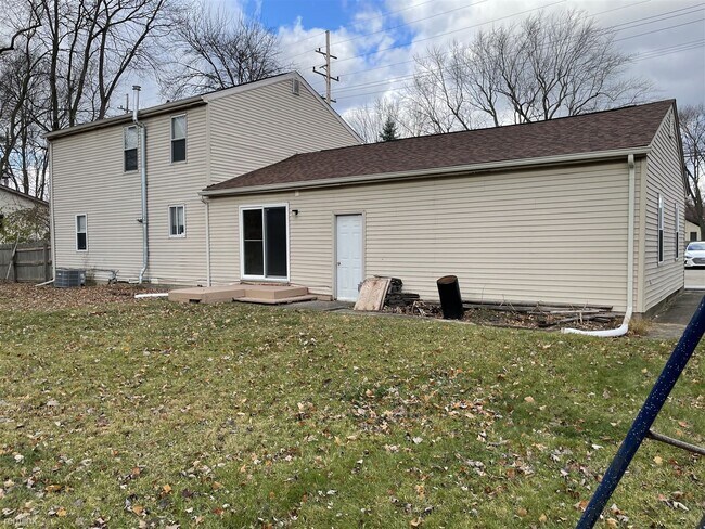 Building Photo - 3 br, 2 bath House - 23825 Sargent Ave