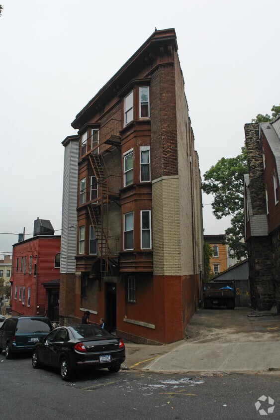 Building Photo - 50 Saratoga Ave