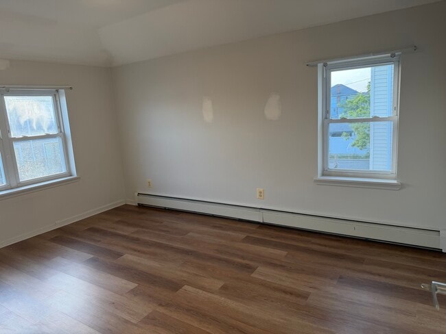 Building Photo - 463 Beach 68th St
