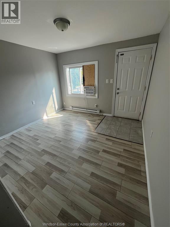 Photo du bâtiment - 900 Elsmere Ave