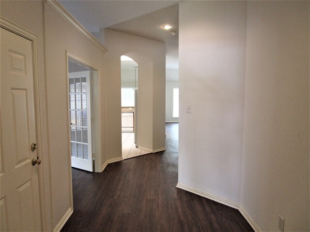 Building Photo - 8510 Quicksilver Drive
