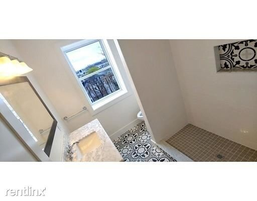 Building Photo - 2 br, 1 bath  - 815 E Broadway #3 NG 3