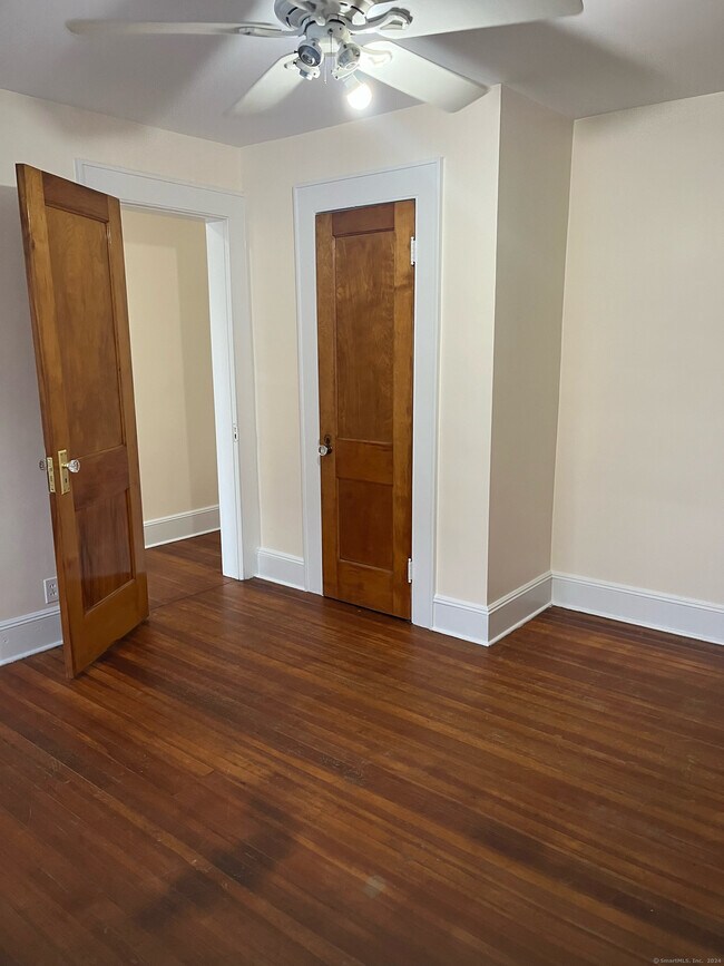 Foto del edificio - 323 Ellsworth St