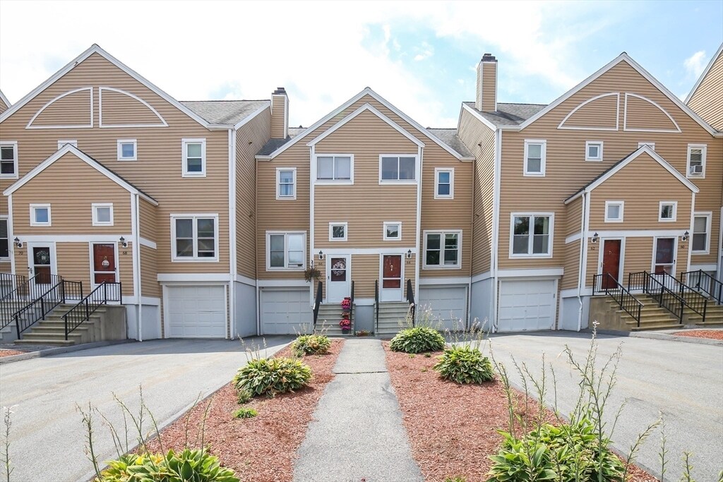 Foto principal - 64 Camelot Dr