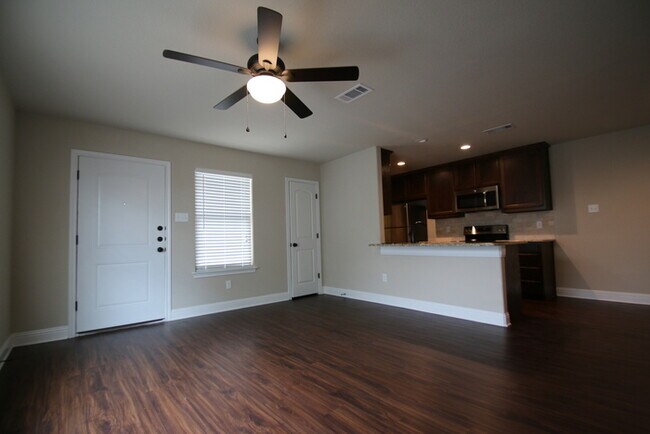 Building Photo - Coming Soon | 3BR/2BA West Fort Worth Home Near I-30, Camp Bowie & Lockheed Martin — Pets Welcome