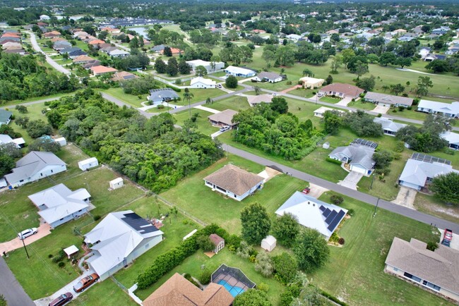 Foto del edificio - 4805 Boabadilla Ave