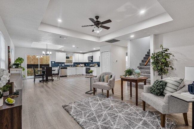 Building Photo - 1009 N Barrett Ave