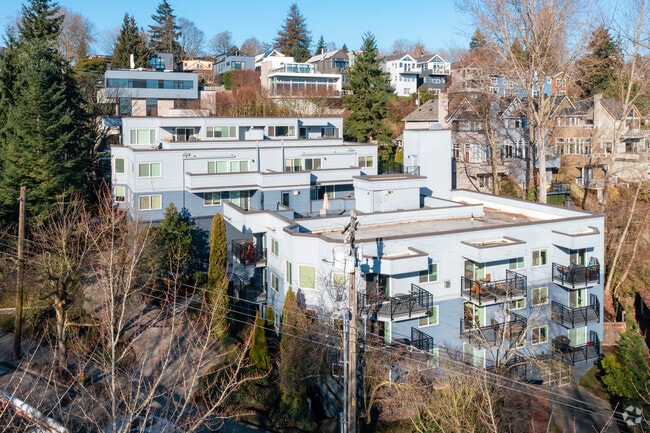 Arboretum View Apartments