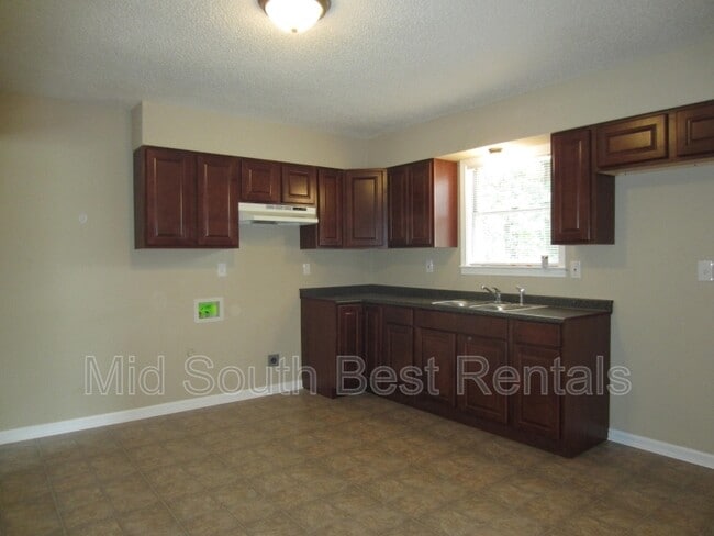 Building Photo - 2401 St Elmo Ave