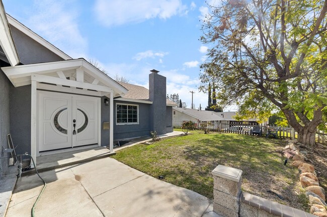 Building Photo - 1440 Cranmer Dr
