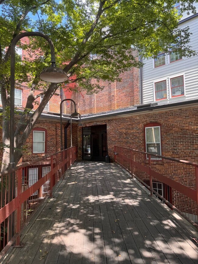 Foto del edificio - 1 Bedroom Unit in Historic Wafco Mills
