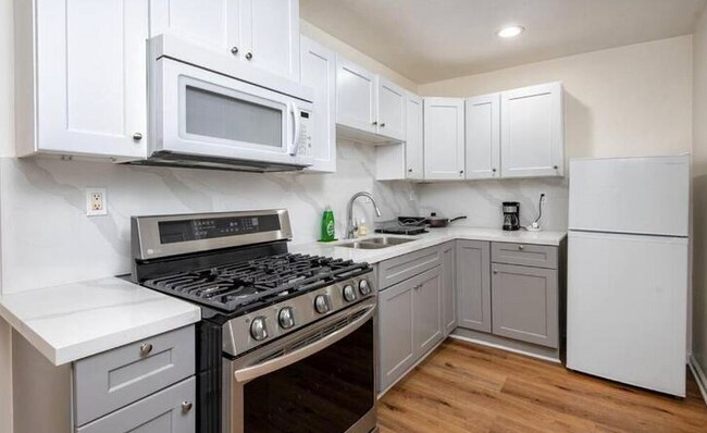 Foto del edificio - 1161 W 38th St