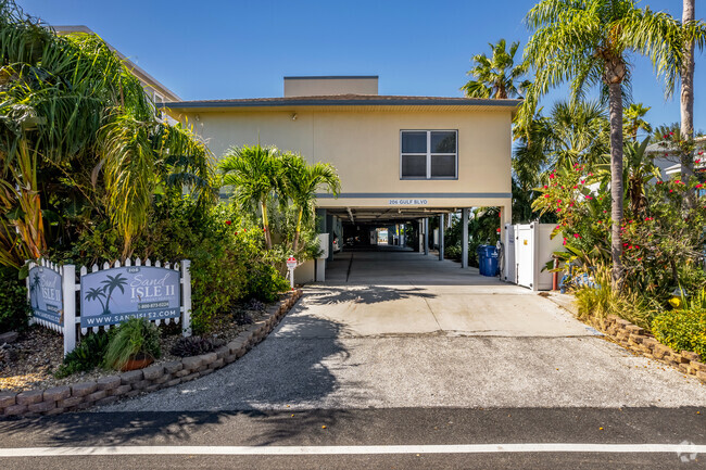 Entrance - 206 Gulf Blvd