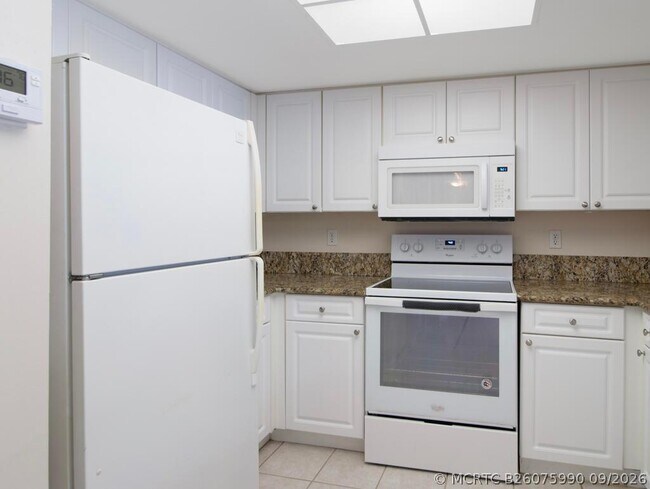 Foto del edificio - 500 Crestwood Ct N