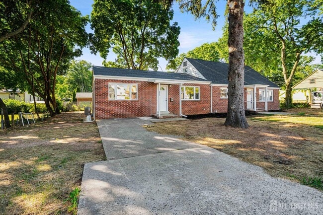 Building Photo - 614 Remsen Ave
