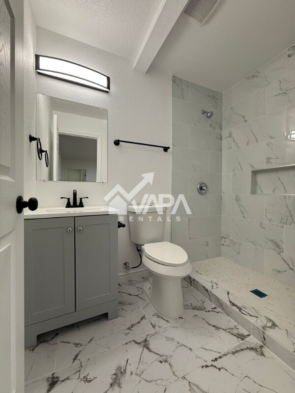 Building Photo - 4743 Swann Ln