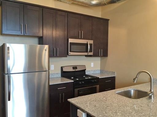 Foto principal - 144 N 7th St