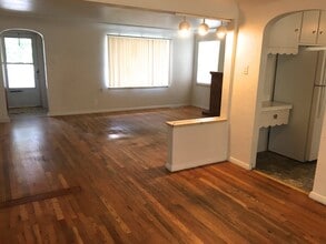 Building Photo - 2156 10th Street Rd