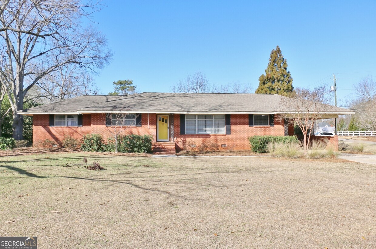 Foto principal - 969 S Main St