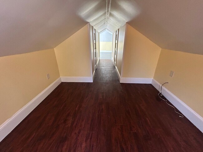 Foto del edificio - 112 W Highland Ave