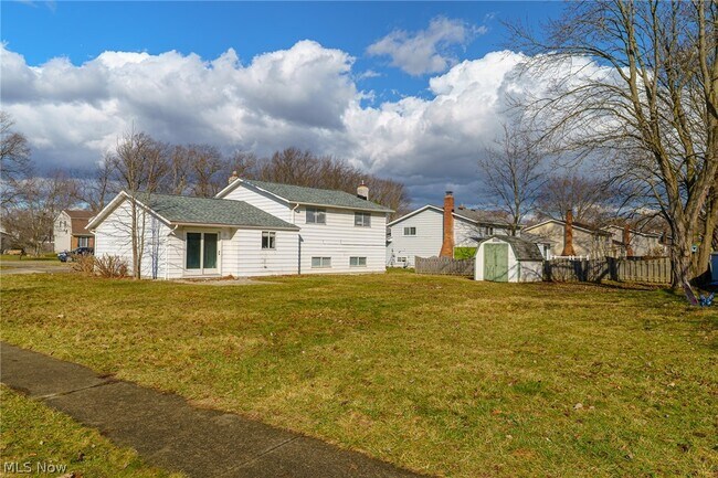 Foto del edificio - 8671 Ashwood Dr