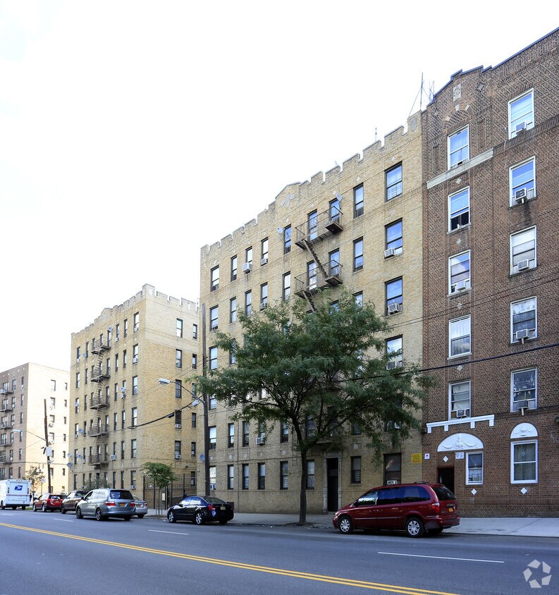 Fotografía del edificio - 2840 Bailey Ave